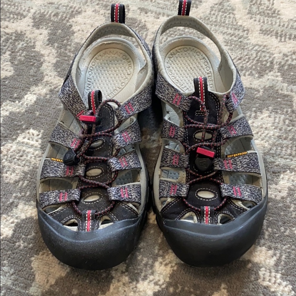 Keen waterproof sandals, barely worn